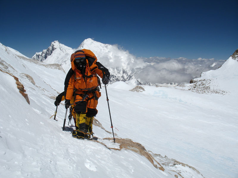 Adele aims for 8000ers